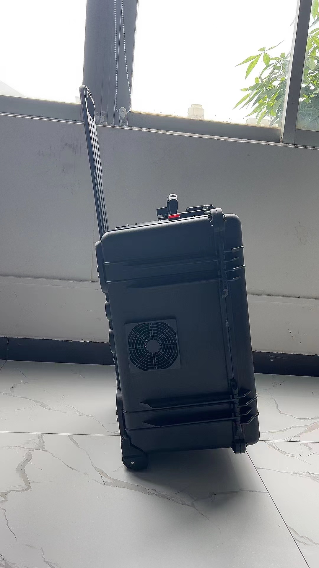 称多手拉箱型移动通信干扰器